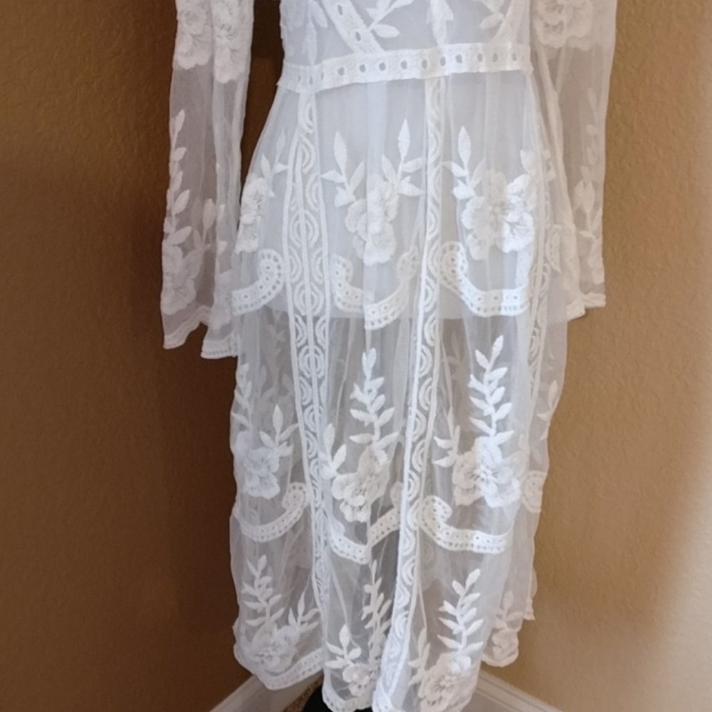 Beautiful Boho Lace Maternity Photoshoot Gown - Picture 5 of 7